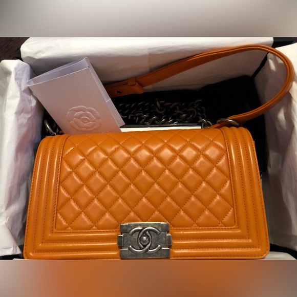 BRAND NEW CHANEL Boy Bag Medium Orange - Picture 2 of 2